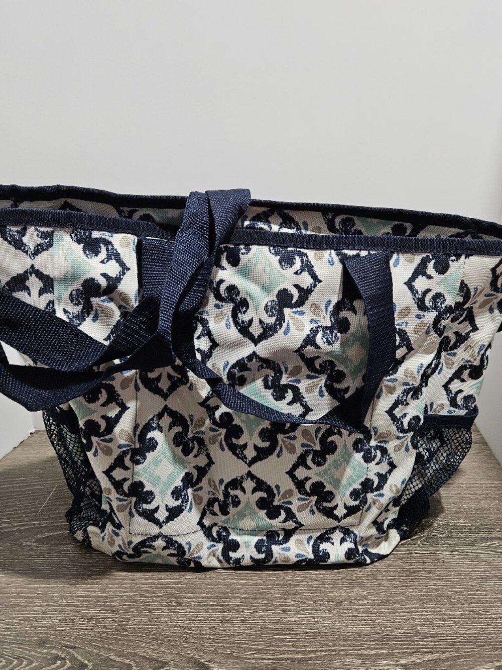 Thirty One Crossbody Organizing Tote